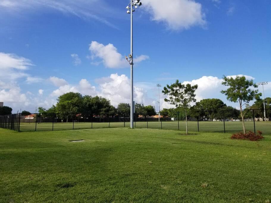 My Lovely Home In Miami 15 Minutes From The Beach Экстерьер фото